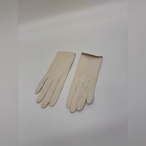 Vintage Lionel Le Grand Paris Gloves – Bonwit Teller Exclusive – Ivory Leather